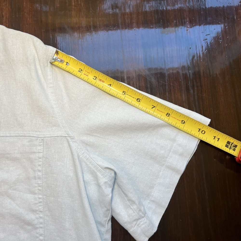 Universal Thread Women's Top Size Large Light Blue Cropped Box Button Up Pockets - Picture 8 of 10